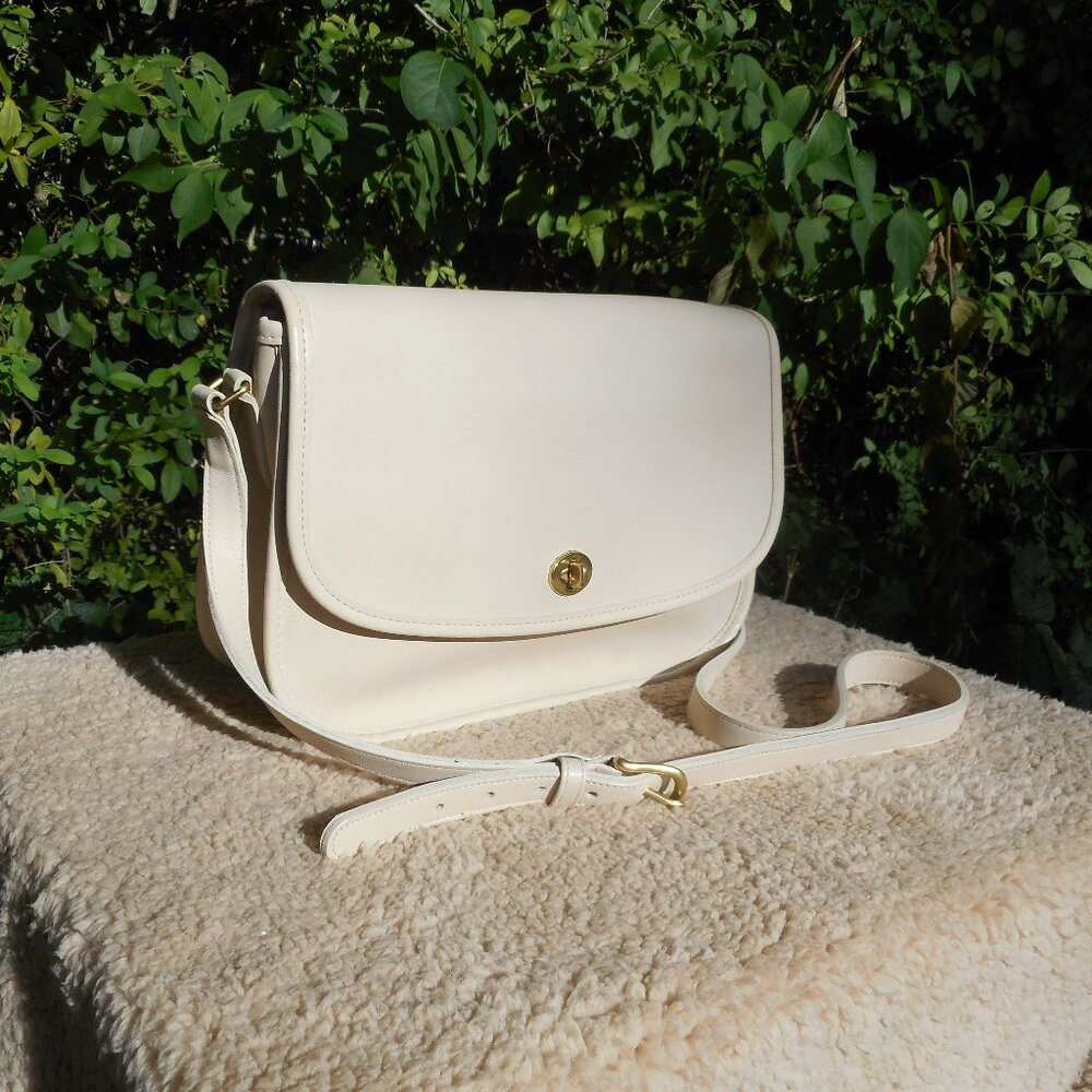SOLD*** Vintage Coach City Bag 9890, EUC in Bone